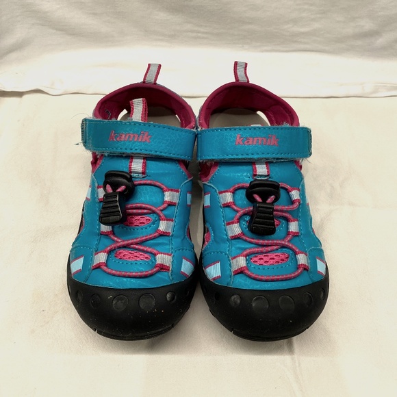 Little girls Kamik size 11 Closed Toe Sandals - Picture 1 of 5